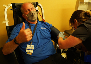 Dr. Noiva donating blood