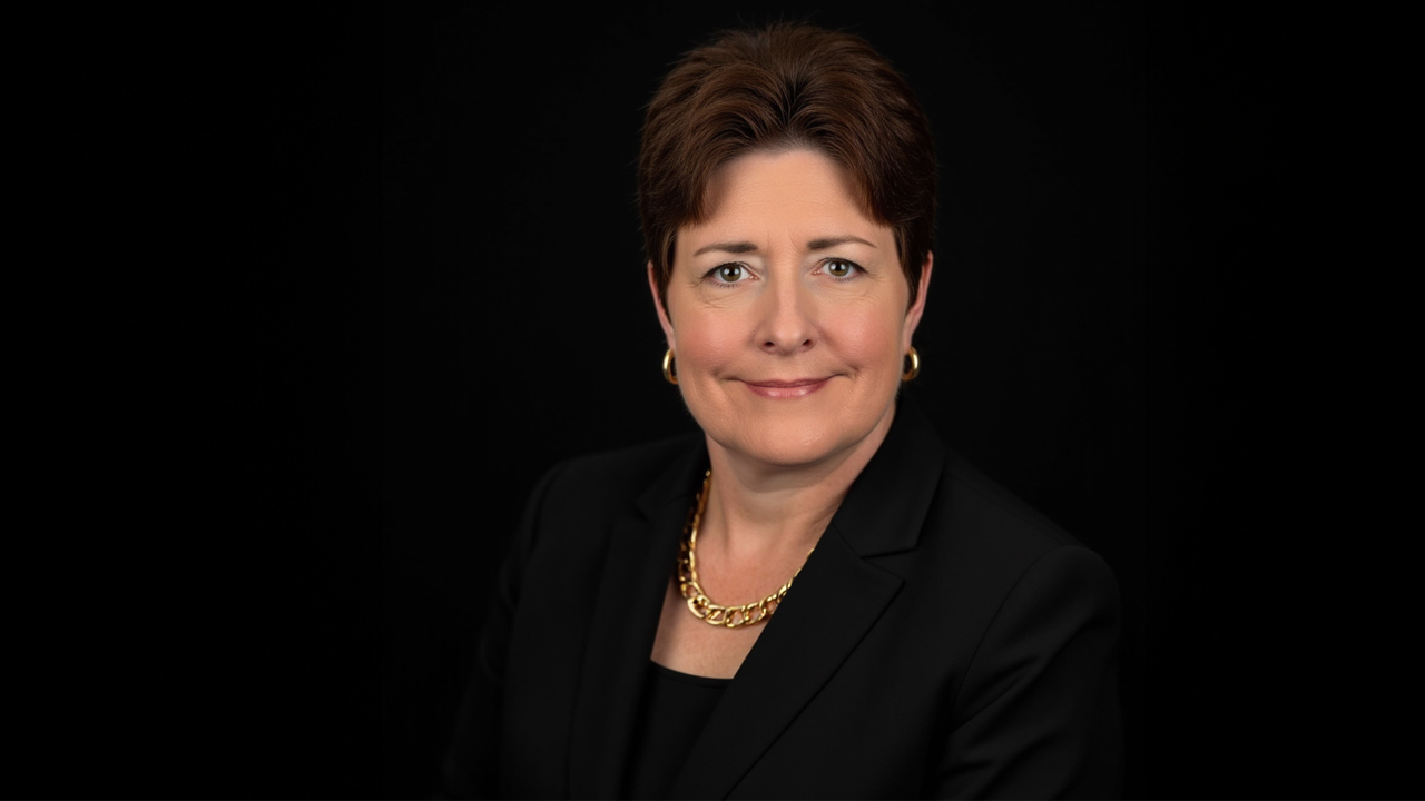 Amy Thompson headshot