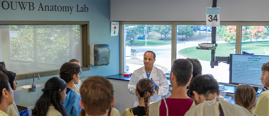 Students and faculty in OUWB's Anatomy Lab