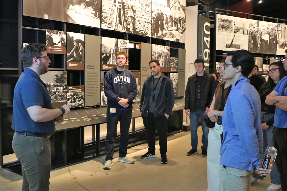 Harry Smith leads the OUWB cohort on a tour of the center